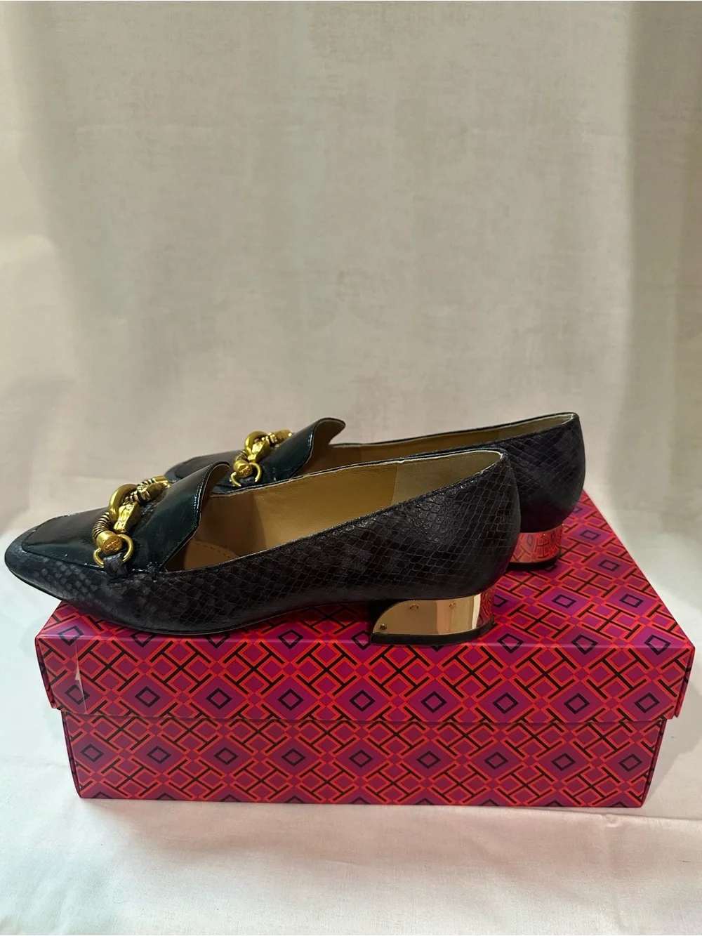 Tory Burch Jessa Loafer Stamped Snake Printed Leather Size 6.5